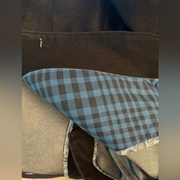 Stylish Classic Hugo Boss Charcoal
Casual Black Blazer for Men
Traditional fit - Picture 5 of 10